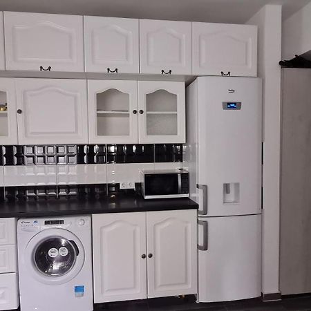 Apartament Regim Hotelier Elis Braşov Buitenkant foto
