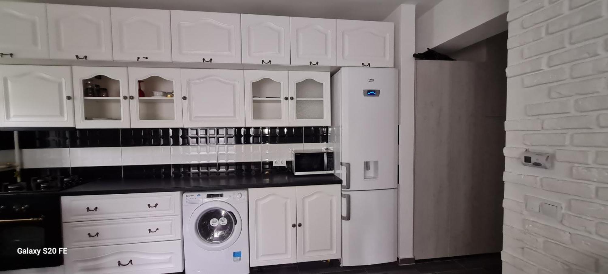 Apartament Regim Hotelier Elis Braşov Buitenkant foto