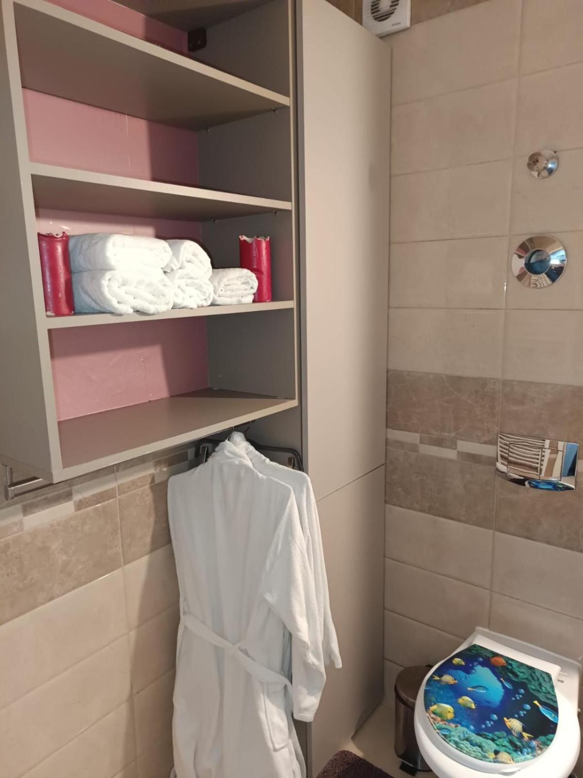 Apartament Regim Hotelier Elis Braşov Buitenkant foto
